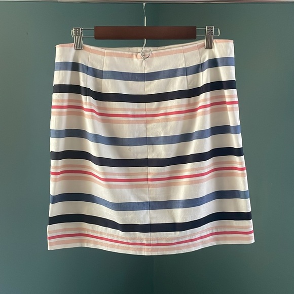 Ann Taylor White and Blue Mini Pencil Skirt Resort Wear - Picture 2 of 4